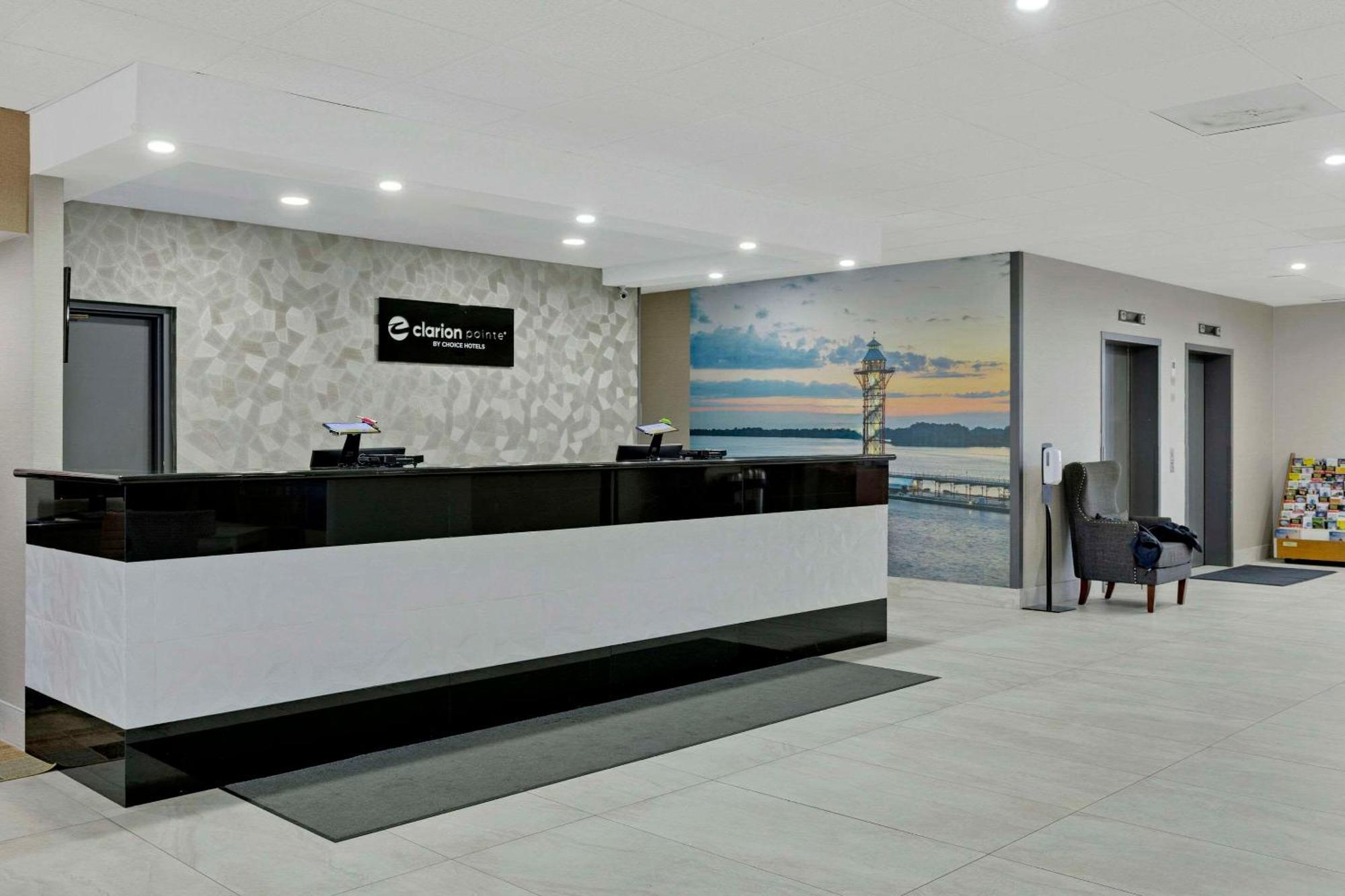Готель Clarion Pointe Near Erie Casino Екстер'єр фото