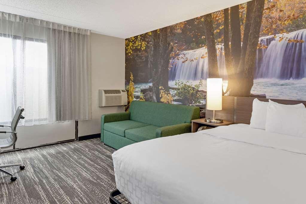 Готель Clarion Pointe Near Erie Casino Номер фото