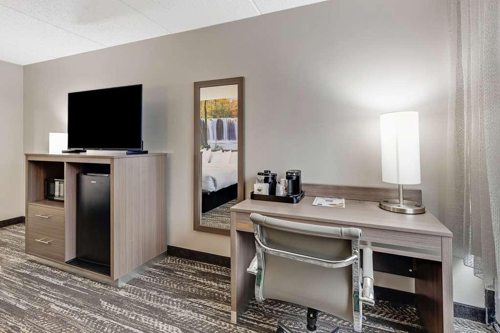 Готель Clarion Pointe Near Erie Casino Номер фото