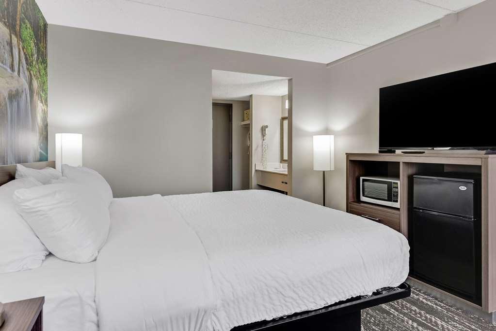 Готель Clarion Pointe Near Erie Casino Номер фото