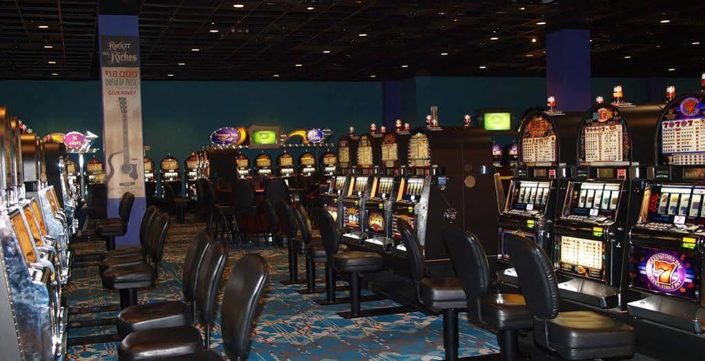 Готель Clarion Pointe Near Erie Casino Екстер'єр фото